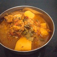 A picture of Potato Vadi gravy.