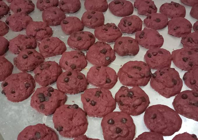 Crunchy Red Velvet Cookies