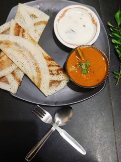 મસાલા ઢોંસા(Masala Dhosa Recipe In Gujarati) રેસીપી મુખ્ય ફોટો