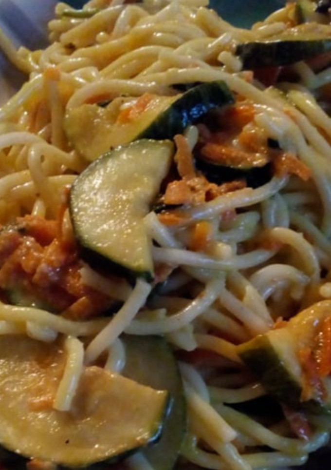 Una foto de Spaghetti con verduras