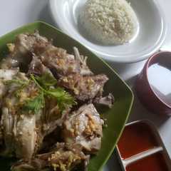A picture of Ayam Pek Cam Ke (ayam kampung rebus) dan Nasi Hainan.