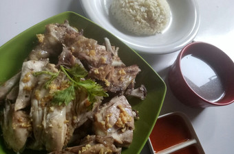 Cara Bikin Ayam Pek Cam Ke (ayam kampung rebus) dan Nasi Hainan Rumahan