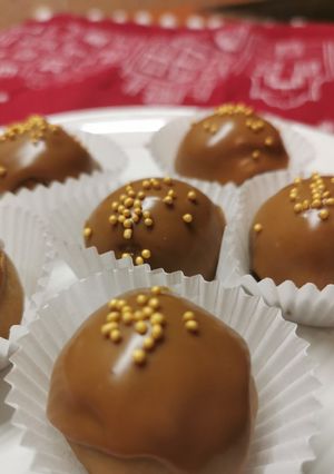 Mézikrémes golyó recept fotója