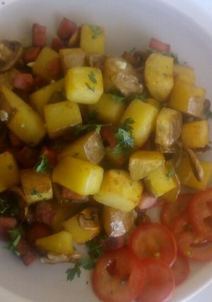A picture of Potatoes for breakfast.