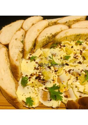 A picture of Garlic Butter Board.