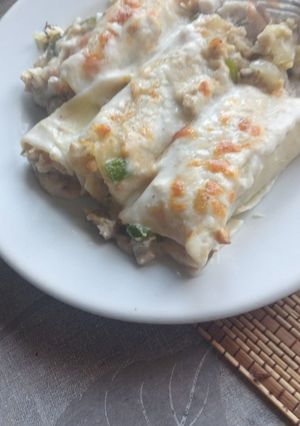Una foto de Canelones de pollo
