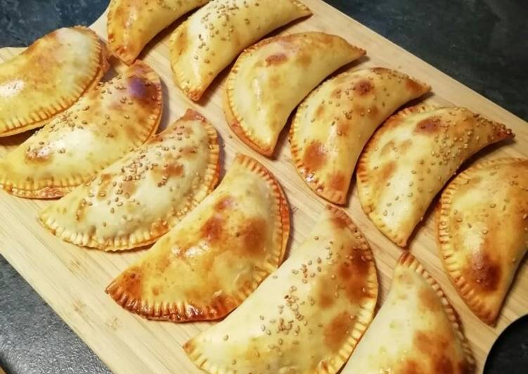 Empanadillas de carne picada y queso