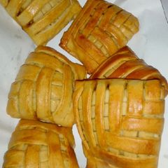 A picture of Chicken bread.