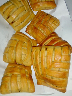 A picture of Chicken bread.