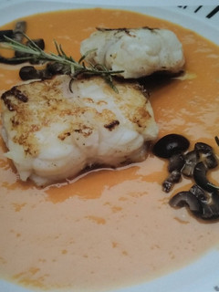 Una foto de Rape en salsa de cangrejos