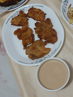 Una foto de Cerdo con salsa de cebolla