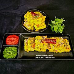 A picture of Besan Sooji Methi Dhokla.