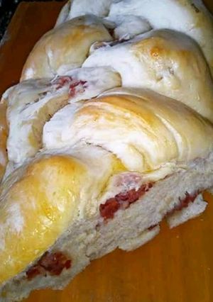 Una foto de Pan trenzado relleno