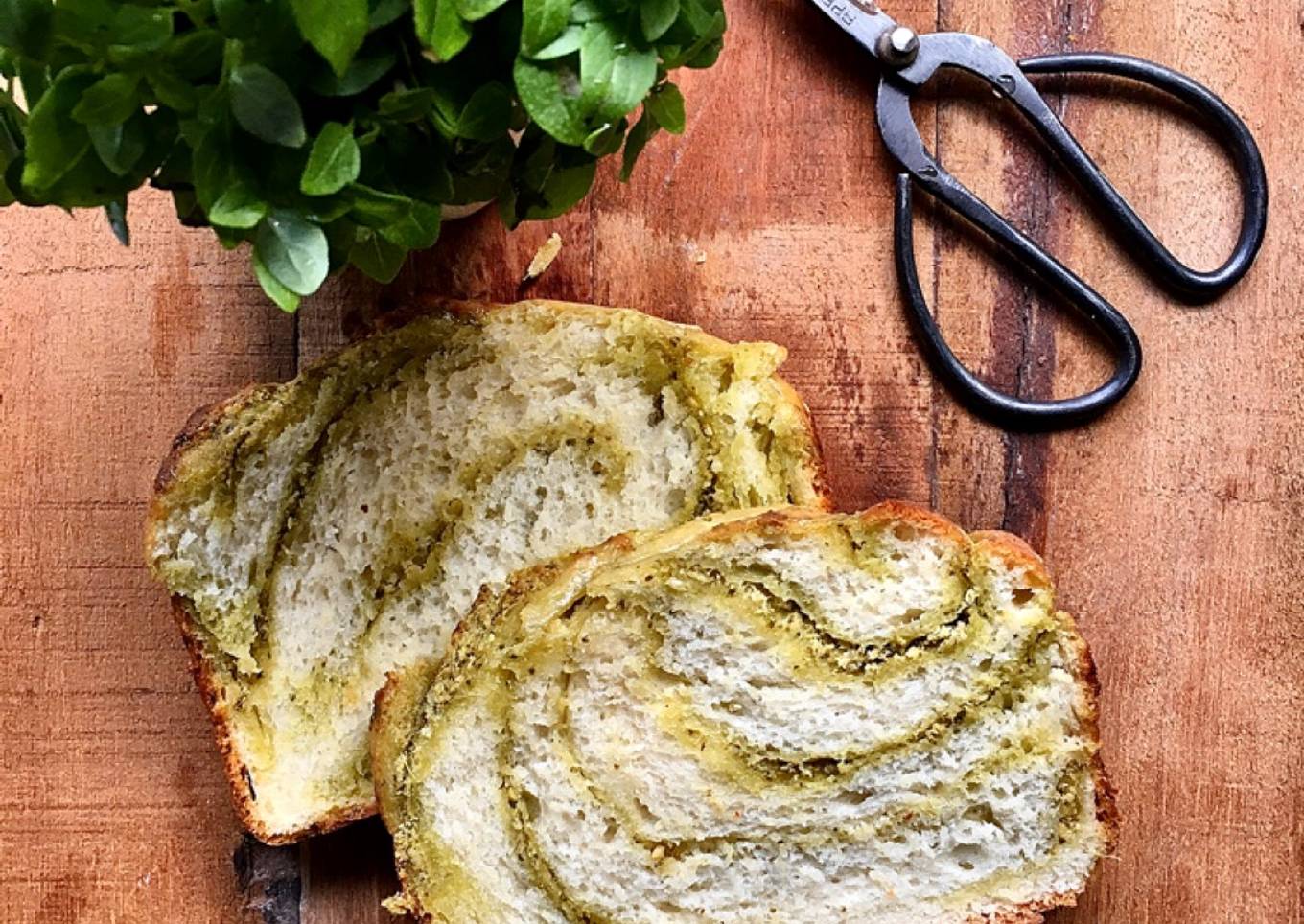 Pesto braid