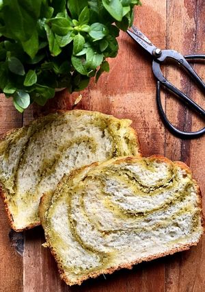A picture of Pesto braid.