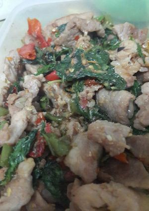 รูปของ กระเพราหมูชิ้นชิ้นเด้ง