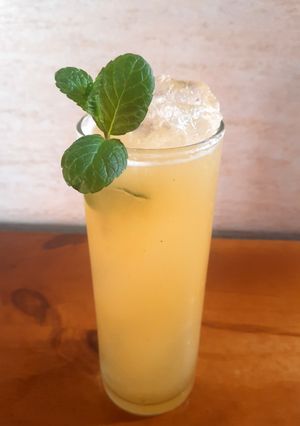 Una foto de Tropical Honey