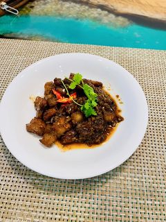 Hình của món Thịt kho mắm ruốc.