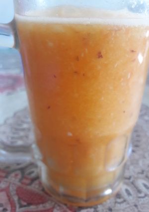 Una foto de Licuado de zanahoria.durazno y naranja