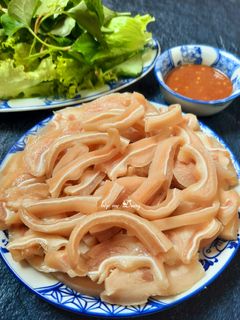 Hình của món Tai heo luộc.