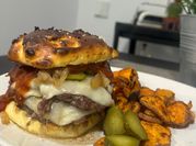 Una foto de hamburguesas caseras