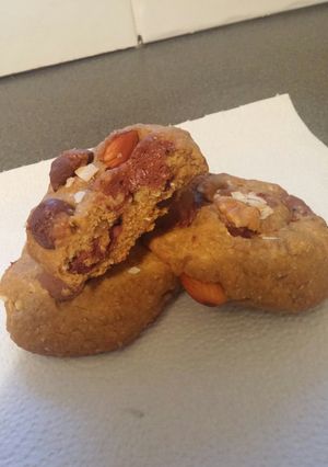 A picture of Choc Nut Cookies.