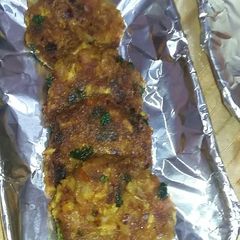 A picture of Allu ke chapli kabab.