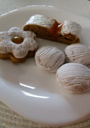 Mézes puszedli, linzer és más recept fotója