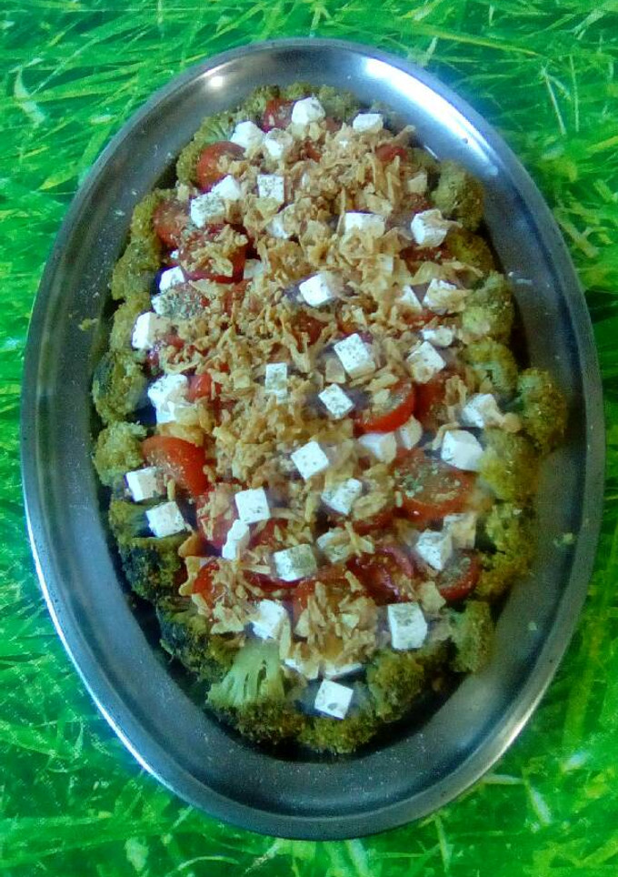 Una foto de Ensalada de brócoli con salsa de yogurt