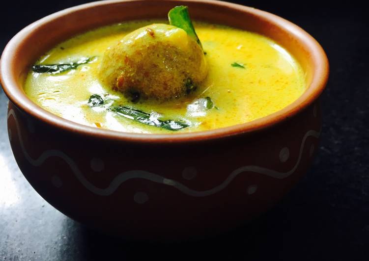 Recipe of Homemade Paneer koftas in curd gravy