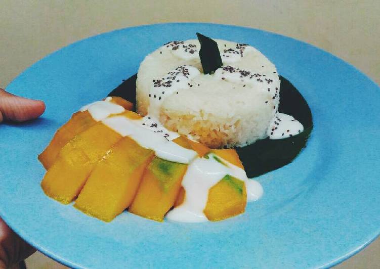 Mango sticky rice with chia seed