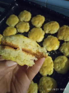 Una foto de Scones de queso y orégano