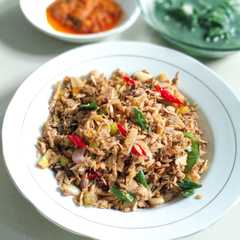 Tuna Suwir Pedas রেসিপির প্রধান ছবি