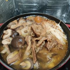 A picture of Sukiyaki Beef (牛肉すき焼き).