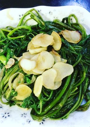 Hình của món Rau muống xào tỏi.
