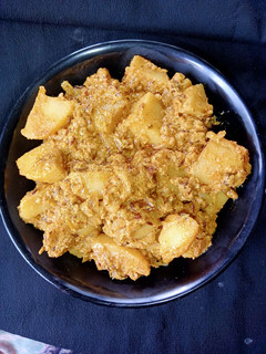 दही आलू करी (Dahi Aloo Curry recipe in Hindi) रेसिपी मुख्य फोटो