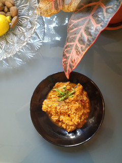Una foto de Arroz de coliflor con pollo