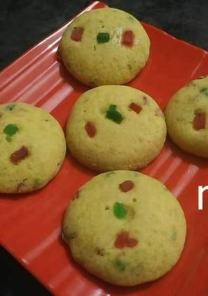 A picture of Tutti-frutti custard cookies.