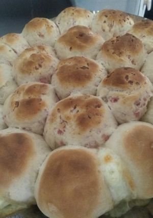 Una foto de Pancitos saborizados rellenos de queso y mortadela