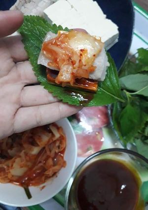 Hình của món Ba chỉ đậu phụ gói kinh giới.