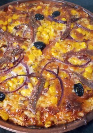 A picture of Chicken Mince-Crust Pizza.