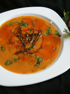 A picture of Tamater ki kadhi.