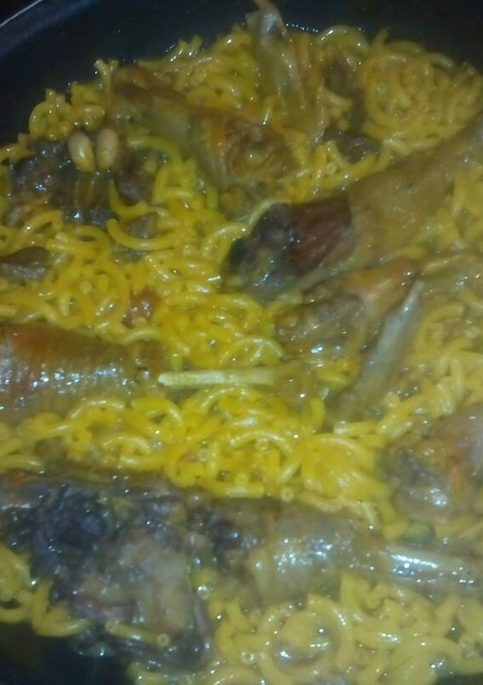 Una foto de Fideuá con pollo de campo 