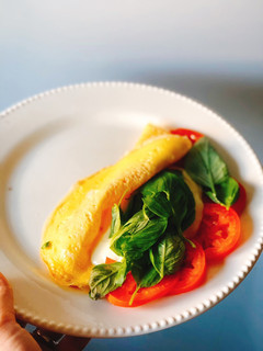 Una foto de Omelette caprese