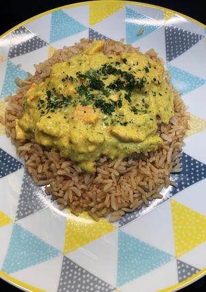 Une photo de Saumon curry coco et riz complet