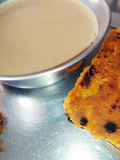 થેપલા(Thepla Recipe In Gujarati) રેસીપી મુખ્ય ફોટો