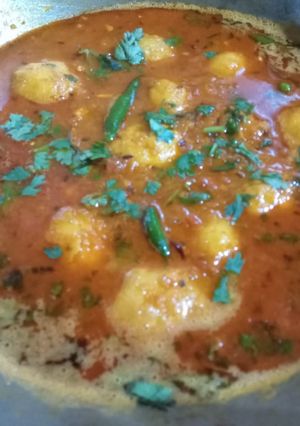 आलू दम (Aloo dum recipe in hindi) रेसिपी मुख्य फोटो