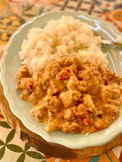 Una foto de Pechugas de pollo en salsa de frutos secos