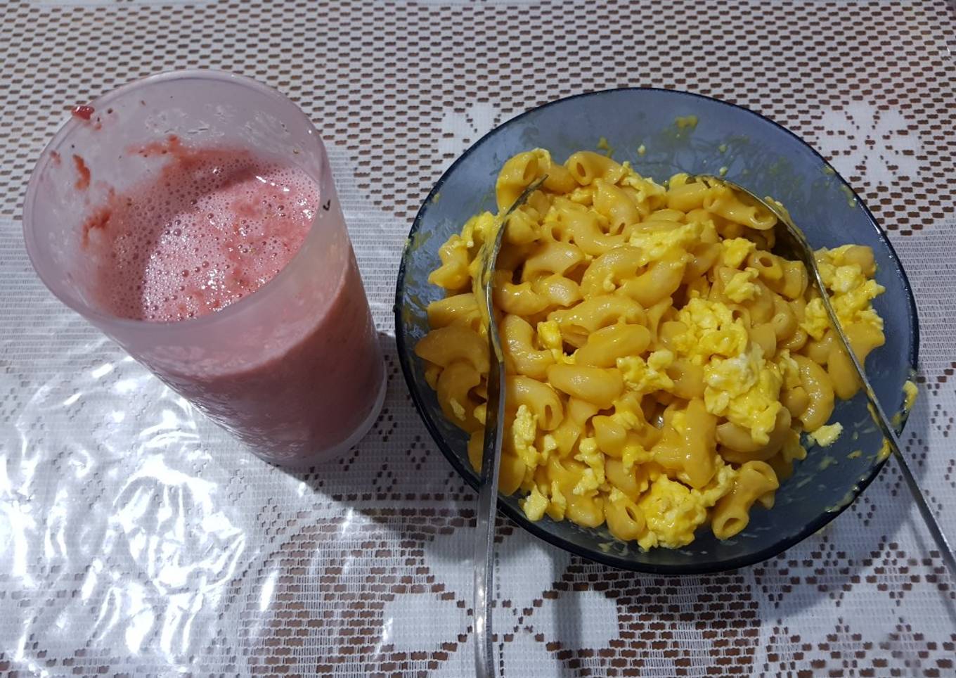 Mac and cheese and egg and again, cheese