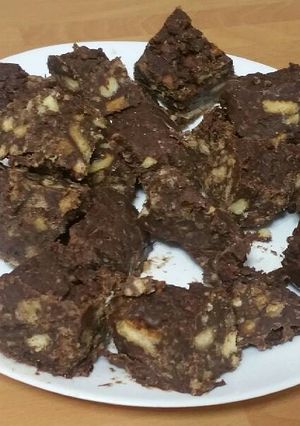 Una foto de Tarta de chocolate y galletas Bomba